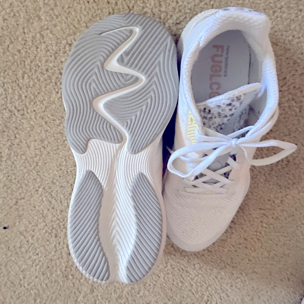 New balance cross trainers